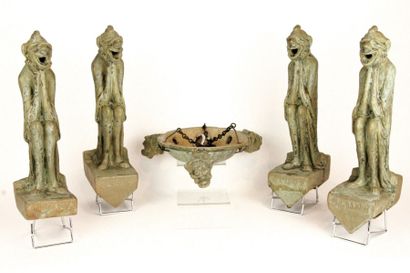 MARLOTTE Quatre statues en grès représentant les gargouilles de Cluny. Marque au...