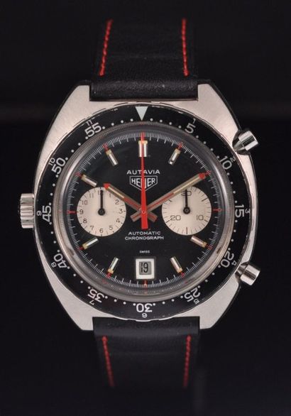HEUER Autavia Vers 1970. Chronographe bracelet en acier. Boitier tonneau, couronne...