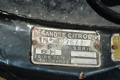 1955 CITROEN TRACTION 15/6 H 
Châssis: 727677 
Moteur: W01895
 Caisse: 6HA1688 
Carte...