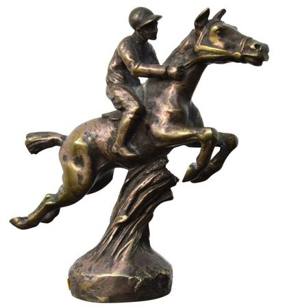 RENEVEY A. «Jockey sur Cheval» Mascotte signée A. Renevey. Bronze argenté. Montée...