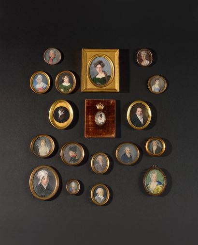 null Ensemble de 12 miniatures Ecole Française vers 1800 «Portrait de l'Empereur...