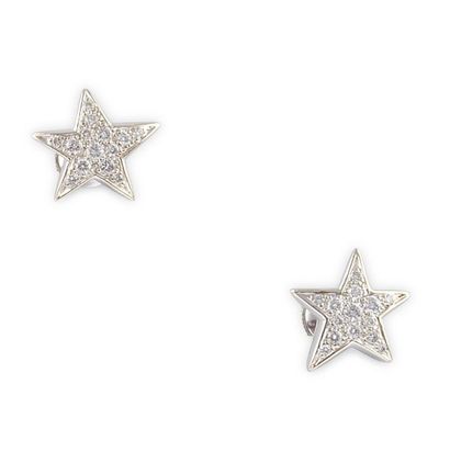 null PAIRE DE BOUCLES D'OREILLES en or gris stylisant deux étoiles serties de diamants...