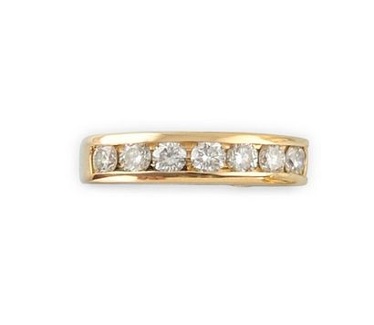 BULGARI BAGUE en or jaune et diamants de taille brillant moderne Poids brut: 5,73...