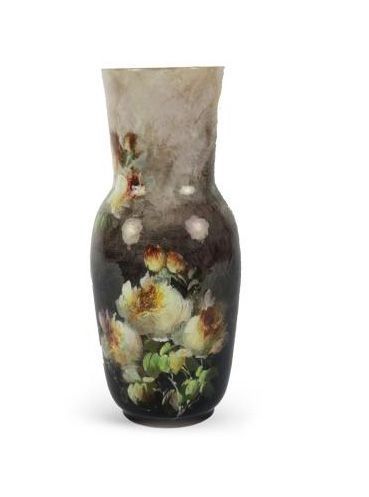 MONTIGNY-SUR-LOING - Atelier Boué et Petit (*) Vase à col resserré à décor de roses...