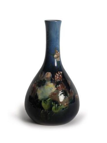 MONTIGNY-SUR-LOING - Atelier de Georges Delvaux Vase à col resserré à décor de fleurs...