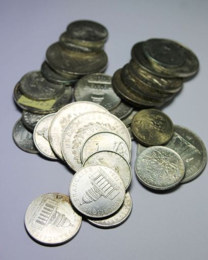 null LOT de 30 pièces en argent ( 5 pièces de 100 francs - 11 pièces de 5 francs

-...