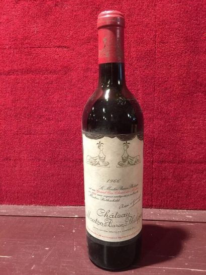 null 1 BLLE
Château MOUTON BARON PHILIPPE (Pauillac) 1966
Epaule