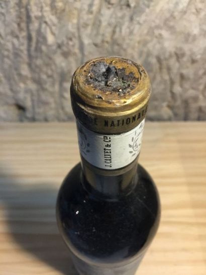 null 1 BLLE
Château CHEVAL BLANC (St Emilion 1er GCC) mise Cruse 1947
Bon niveau/capsule...