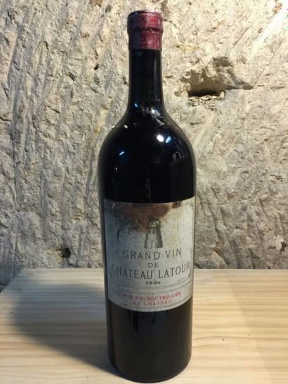 null 1 MAG
Château LATOUR (Pauillac) 1934
Très bon niveau/capsule légèrement abi...