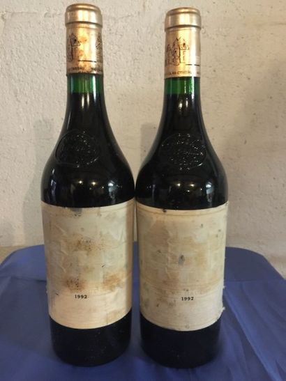 null 2 BLLE
Château HAUT BRION (Graves) 1992
Très bons niveaux/étiquettes usées