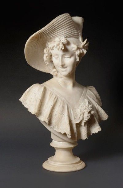 Ferdinando VICHI (1875-1945) Jeune femme à la capeline Sculpture en marbre blanc...