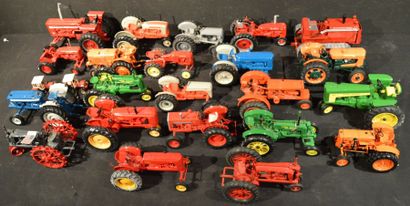 null 47 Miniatures au 1 /18 Tracteurs, avec 10 lots