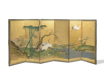 JAPON Paravent à six feuilles à décor peint sur fond doré d'un paysage de montagnes,...