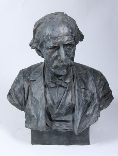Leopold Bernard BERNSTAMM (1859-1939) Buste d'homme Bronze signé sur le piedouche...