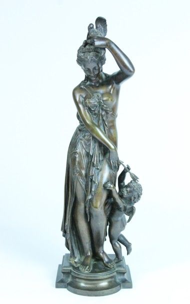 Jean BULIO (1827-1911) Vénus et Cupidon Bronze patiné signé sur la terrasse Fondeur...