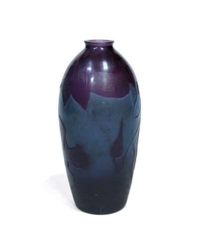 D’ARGENTAL - PAUL NICOLAS (1875-1952) Vase obus à col soliflore. Épreuve en verre...
