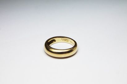 null CHAUMET BAGUE JONC en or jaune bombée, signée par la maison Chaumet. Poids brut...