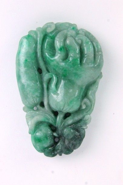 null CHINE Pendentif en jadéite XXeme siècle Haut. 6,4 cm