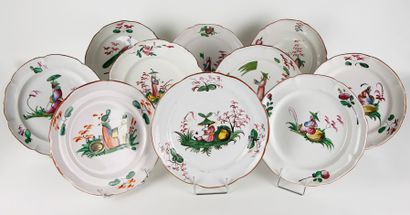 null LUNEVILLE Collection de onze assiettes en faïence, décor aux chinois XVIIIème...