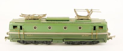 null JEP "0" Motrice SNCF CC 7001 bicolore vert Long : 34 cm (transformations) Expert:...