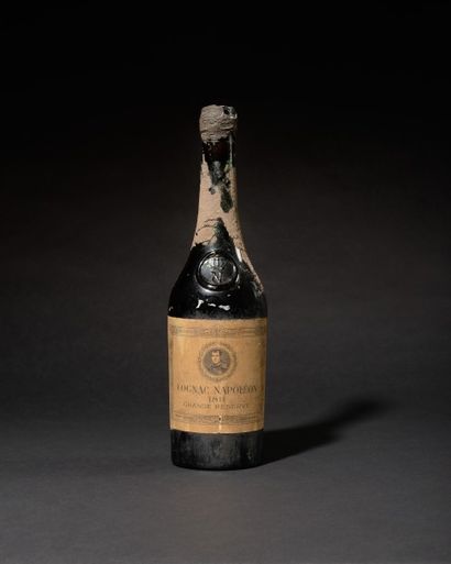 null «Bouteille de cognac impérial 1811 » Bouteille de Cognac Napoléon Grande Réserve,...