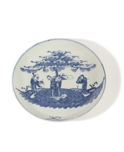 CHINE Coupelle circulaire en porcelaine décorée en bleu sous couverte de Shoulao...