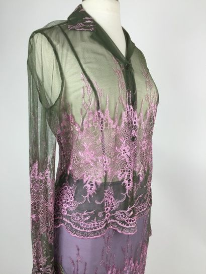 BAZAR par Christian LACROIX, 2002 ENSEMBLE comprenant une CHEMISE et une JUPE en...