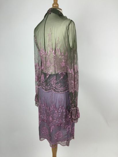 BAZAR par Christian LACROIX, 2002 ENSEMBLE comprenant une CHEMISE et une JUPE en...