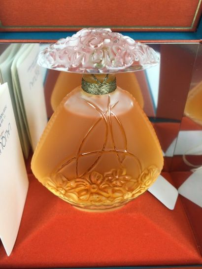 LALIQUE FLACON de parfum de collection « Jasmin » en cristal sculpté et mouluré,...