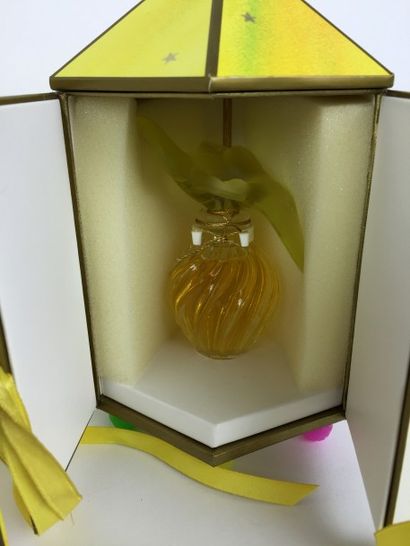 LALIQUE pour Nina RICCI LOT des deux FLACONS de parfum de collection "L'air du temps"....