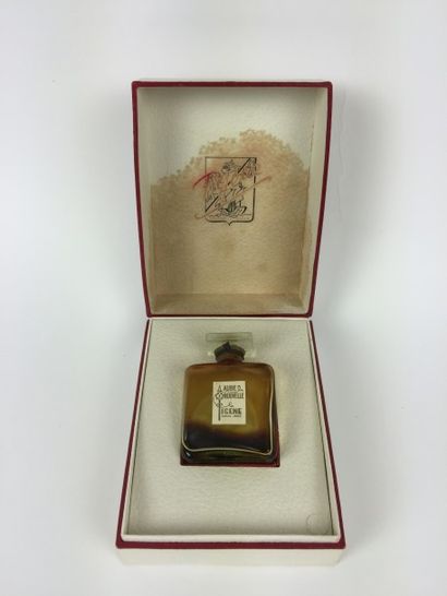 FIGENE Grasse - Paris, circa 1900 FLACON de parfum "Aube nouvelle" en verre. Contenant...