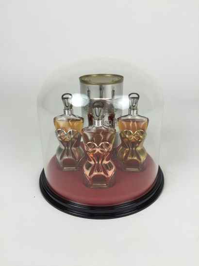 Jean Paul Gauthier COFFRET GLOBE contenant 3 FLACONS - FACTICES de parfums de 30...