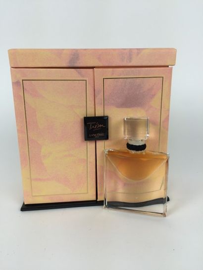 Lancôme FLACON de parfum en cristal taillé « Trésor », édition numérotée 1234/2000,...