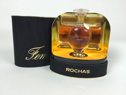 ROCHAS FLACON de parfum « Femme » en verre sculpté avec son coffret d’origine, 2...