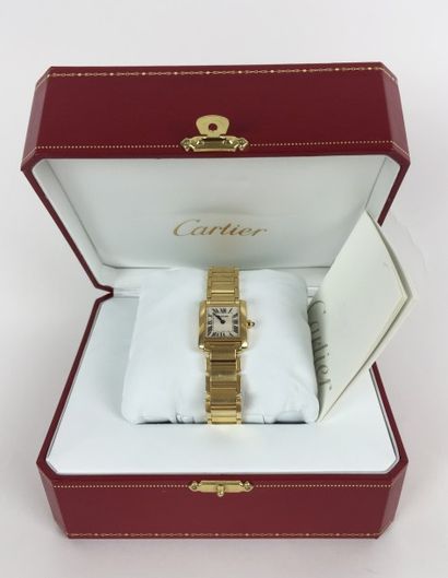 CARTIER CARTIER MONTRE femme "Tank française" en or 18k. En forme rectangulaire,...