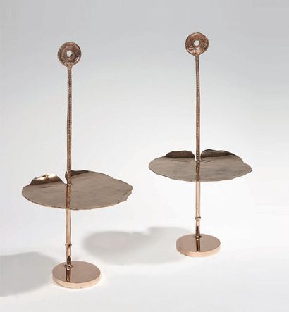 DO KÖNIG VASSILAKIS (XXe-XXIe) Paire de tables à un plateau, 1993 Bronze et fonte...