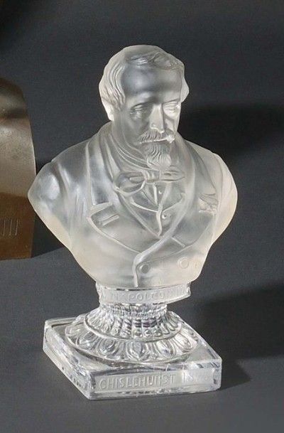 null «L'Empereur Napoléon III.
Chiselhurst 1873»
Buste en cristal de Saint Louis,...