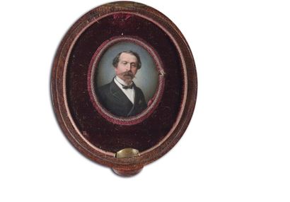 J. DUPONT «L'Empereur Napoléon III en buste de face».
Petite miniature ovale sur...