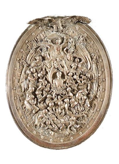 null «Gloire de l'Empereur Napoléon III».
Médaillon ovale en cuivre argenté (galvanoplastie)...