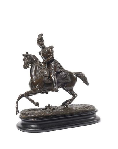null «L'Empereur Napoléon III à cheval au galop».
Sujet en bronze à patine foncée,...