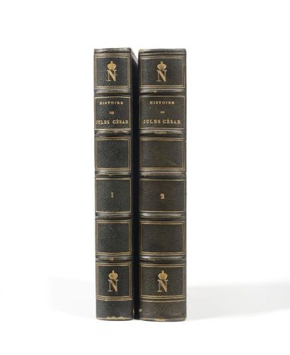 NAPOLÉON III Histoire de Jules César
Paris, Plon, 1865-1866, 2 vol. in-8, demi-chagrin...