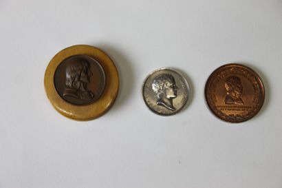 null a) «LS.CH.ANTE.DESAIX.NE A AYAT EN AOUT 1768». Médailles-en bronze au profil...