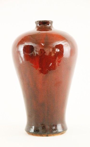 null CHINE Vase balustre à col retréci en porcelaine Sang de Boeuf. Fin XIXème siècle...