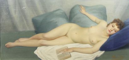 null MAURICE BRIARD (Xxe) Femme allongée au livre Huile sur toile signée en bas à...