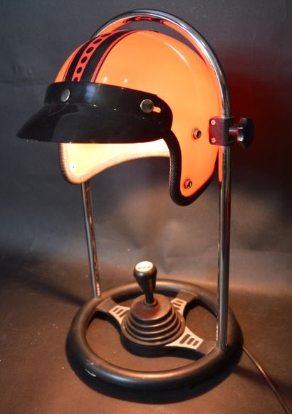 null « Lampe Design »

Fabrication Allemande de la fin des 60's. Abat-jour formé...