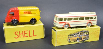 null " C.I.J- Camionette Shell & Autocar Renault" Deux miniatures au 1/43°. Ref n°3/60S,...