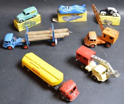 null "DINKY TOYS- CIJ " Sept miniatures au 1/43°. Renault Dauphinoise Postes, réf...