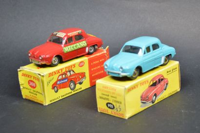 null " DINKY TOYS- Renault Dauphine" Deux miniatures au 1/43°. Une,Version peu courante,...