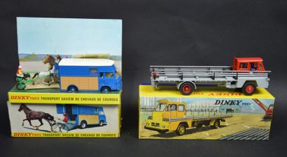 null "DINKY TOYS - Camion et Transport SAVIEM" Deux miniatures au 1/43°. Goelette...