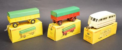 null "DINKY TOYS - Remorques & caravane " Trois miniatures au 1/43°. Caravane avec...